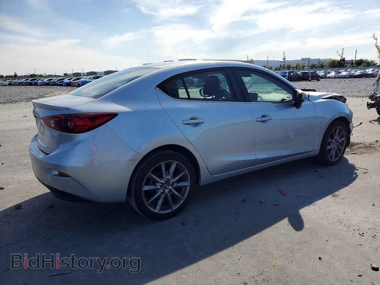2018 MAZDA 3 - VIN: 3MZBN1V35JM231989 - Фото 3