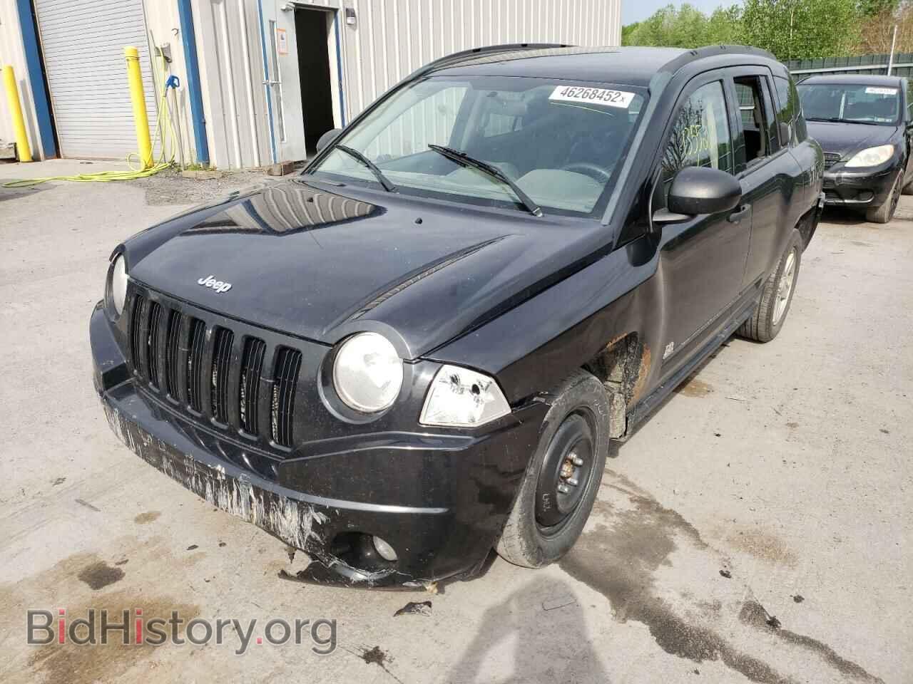 2010 JEEP COMPASS - VIN: 1J4NT1FA8AD643204 - Photo 2