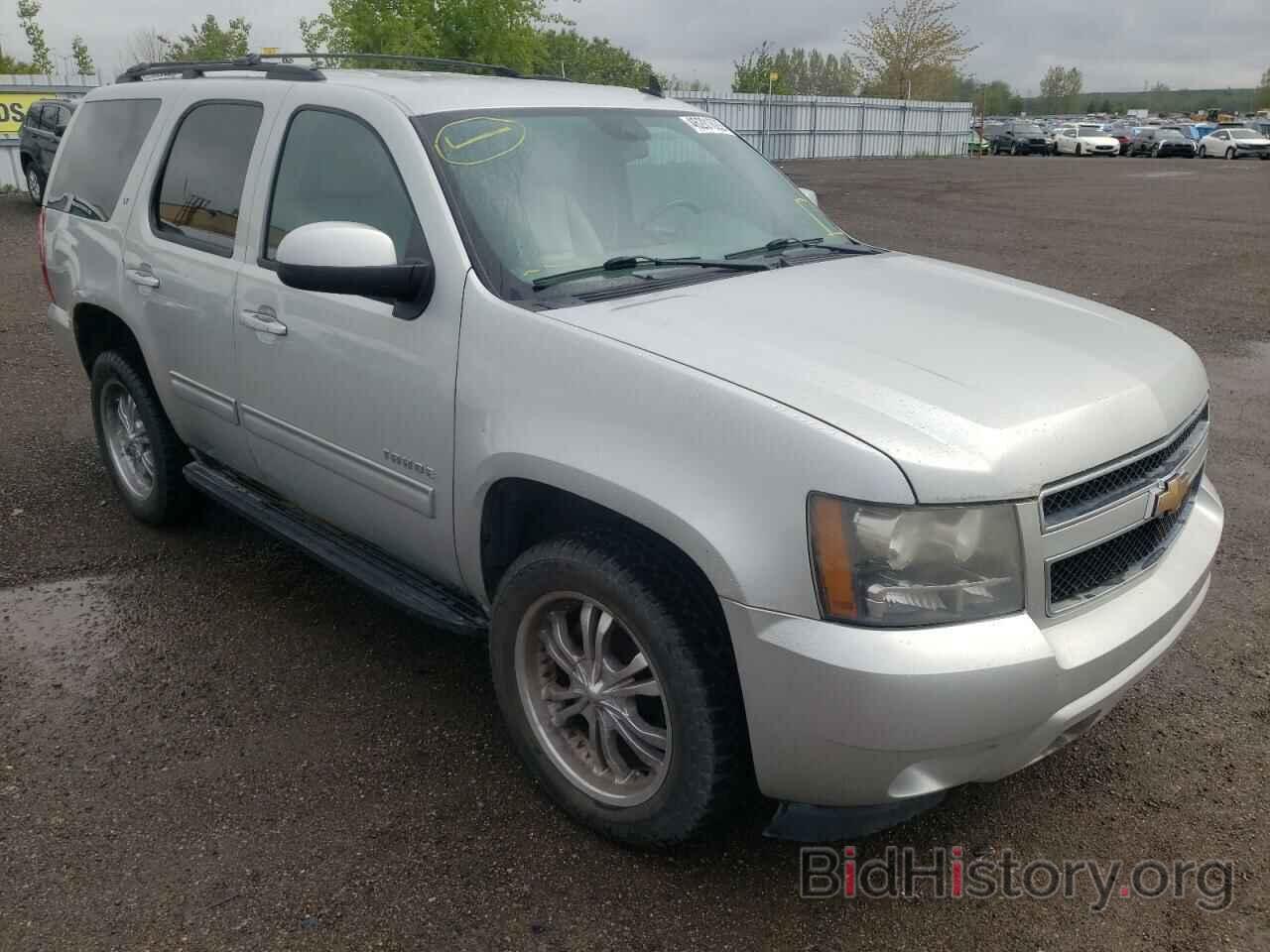 Photo 1GNSKBE04BR122714 - CHEVROLET TAHOE 2011