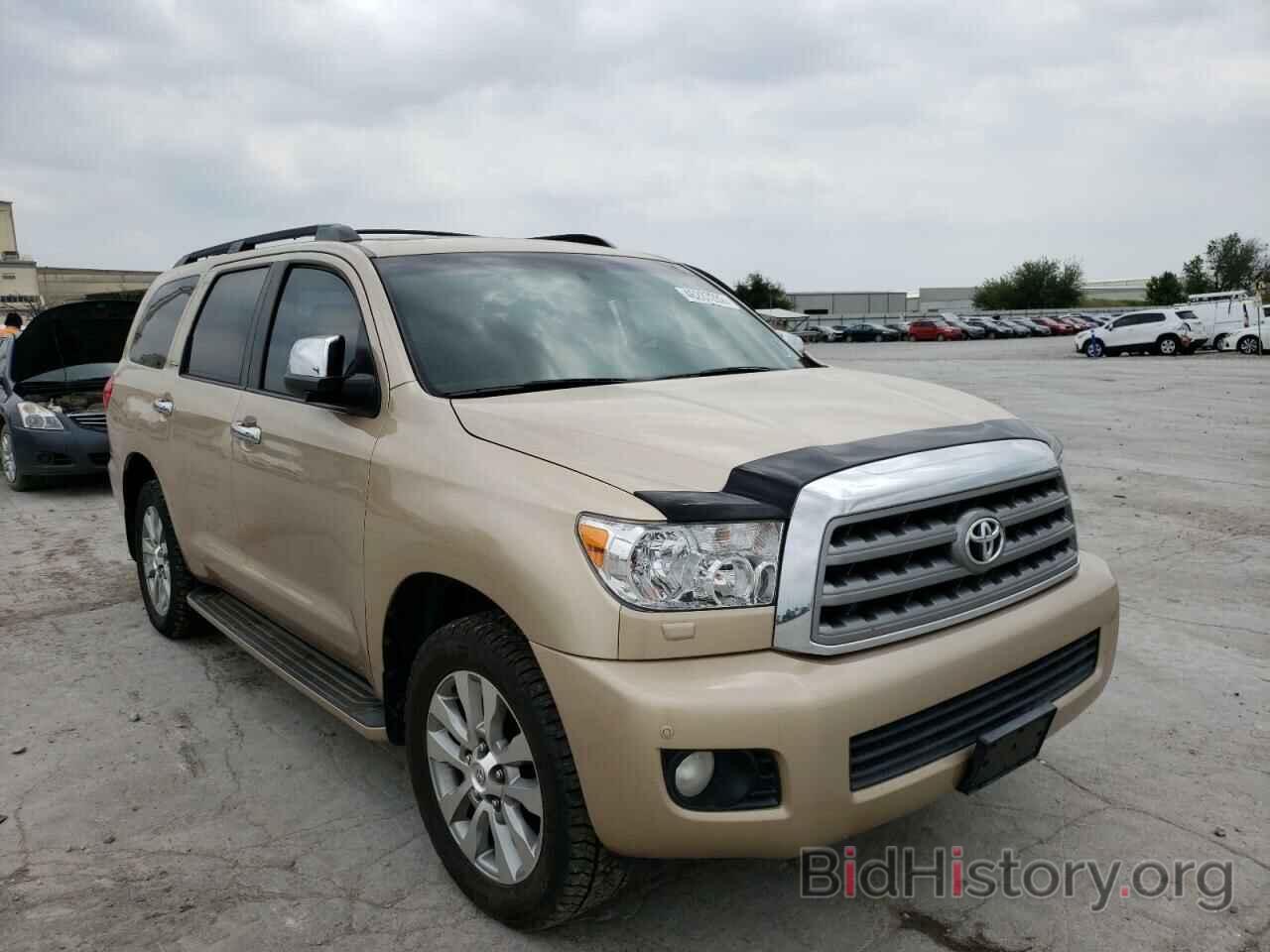 Photo 5TDKY5G18AS025157 - TOYOTA SEQUOIA 2010