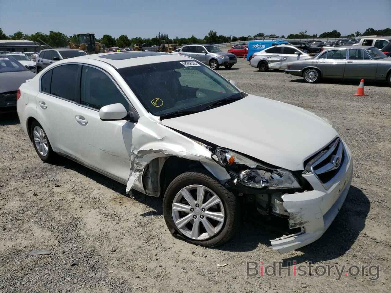 Photo 4S3BMBH67B3220139 - SUBARU LEGACY 2011