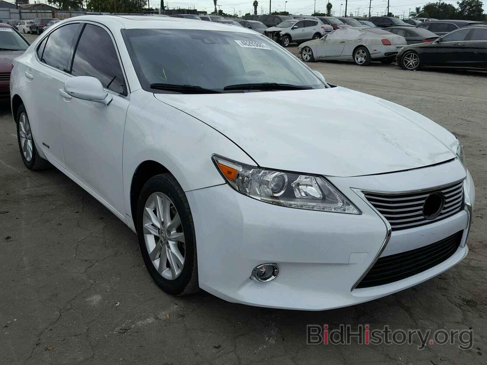 Фотография JTHBW1GG4F2079832 - LEXUS ES 300H 2015