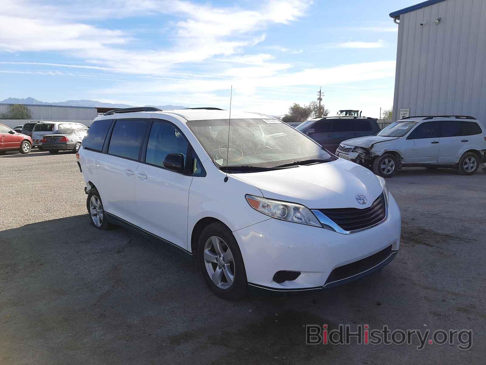 Фотография 5TDKK3DC8BS171166 - TOYOTA SIENNA 2011