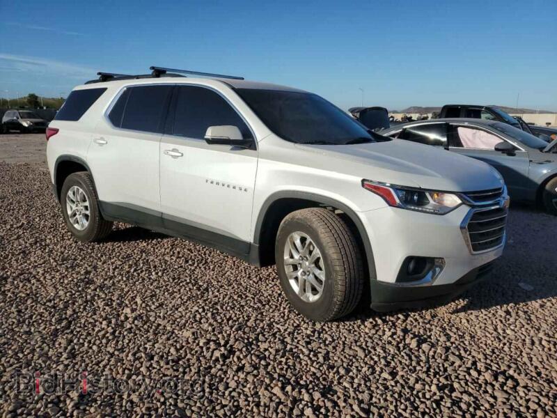 2019 Chevrolet TRAVERSE (VIN 1GNERHKW6KJ126749) — фото 4 из 16