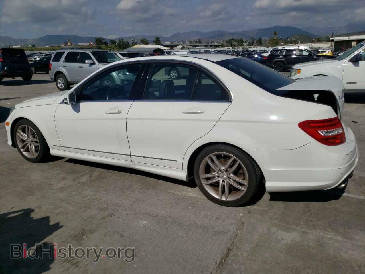 2014 MERCEDES-BENZ C-CLASS - VIN: WDDGF4HB0EA936251 - Фото 2