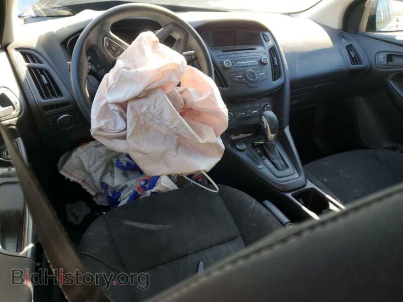2017 Ford FOCUS (VIN 1FADP3E27HL270061) — photo 8 of 14