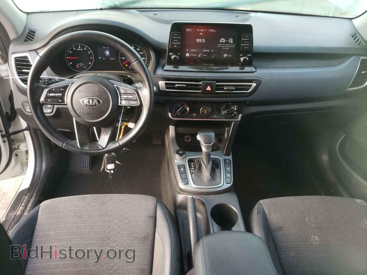 2021 KIA SELTOS - VIN: KNDEUCAA7M7201149 - Фото 8