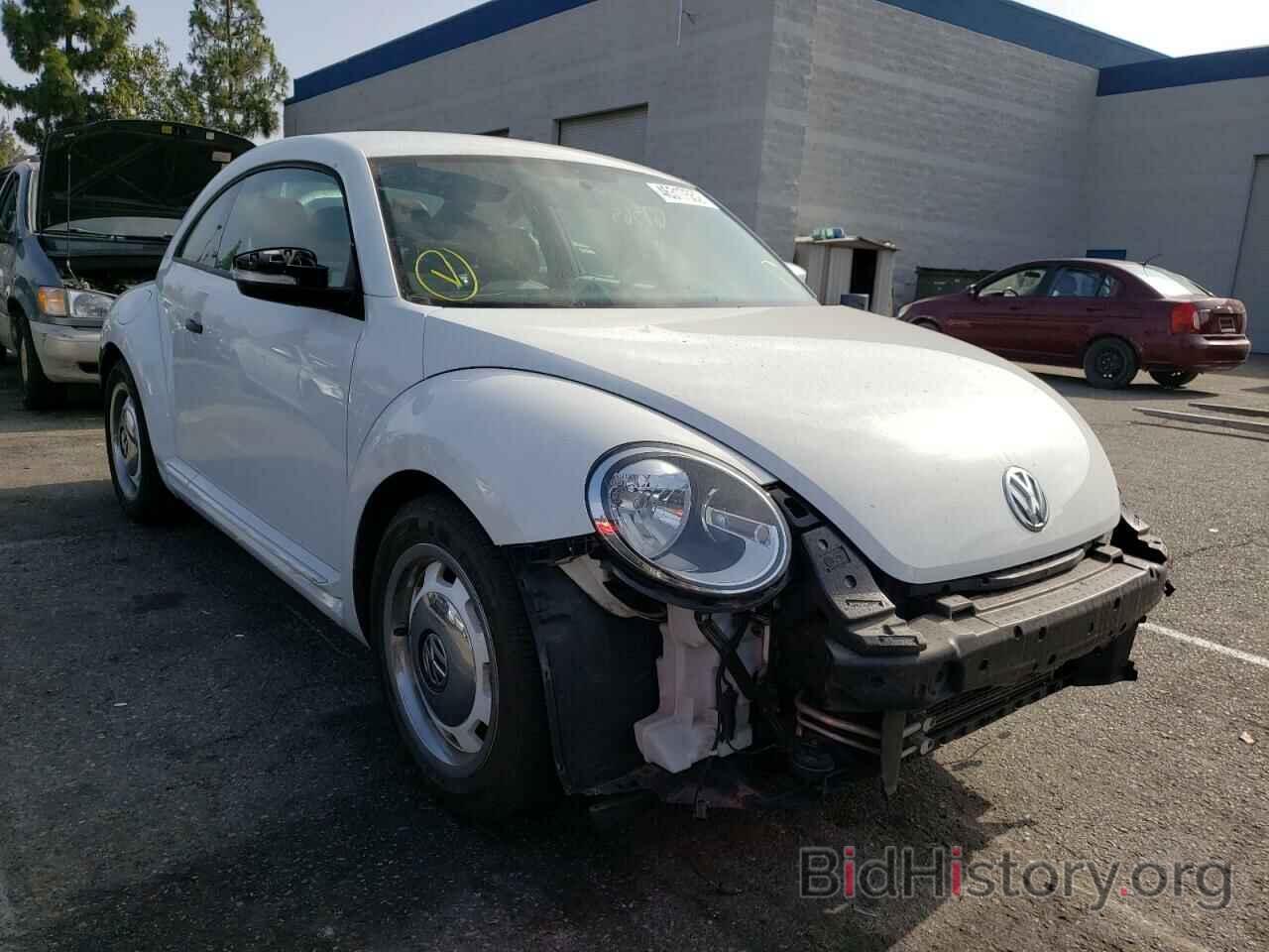 Photo 3VWF17ATXGM630704 - VOLKSWAGEN BEETLE 2016