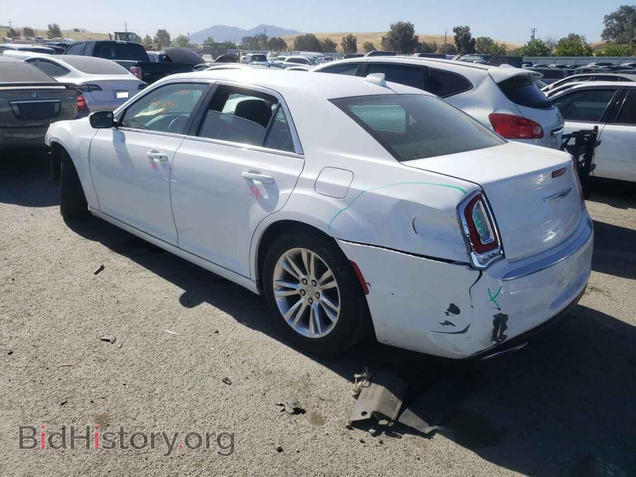 2017 CHRYSLER 300 - VIN: 2C3CCAAG3HH606698 - Фото 3
