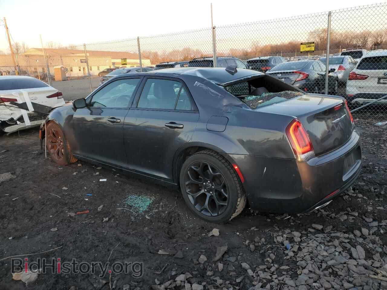 2019 CHRYSLER 300 - VIN: 2C3CCABG1KH628656 - Photo 2