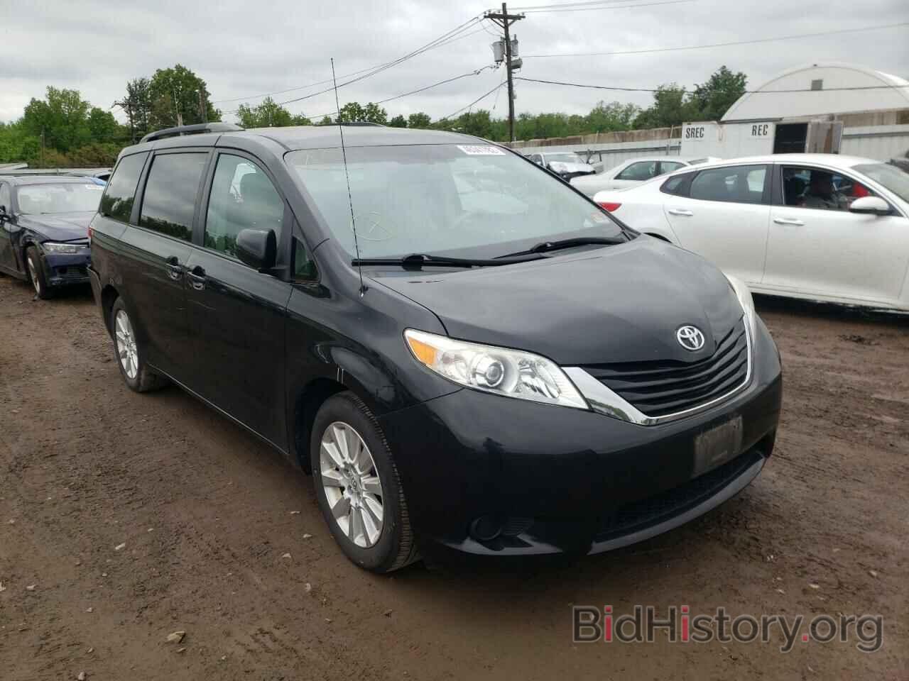 Фотография 5TDJK3DC0BS015926 - TOYOTA SIENNA 2011