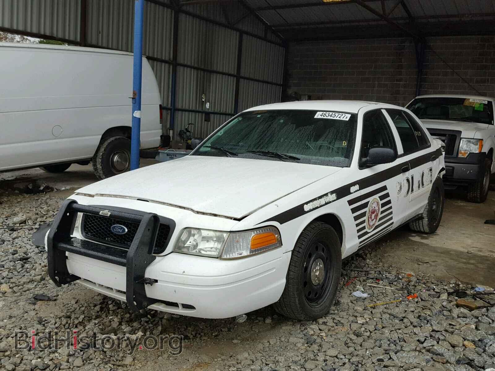 2011 FORD CROWN VIC - VIN: 2FABP7BV6BX118649 - Фото 2