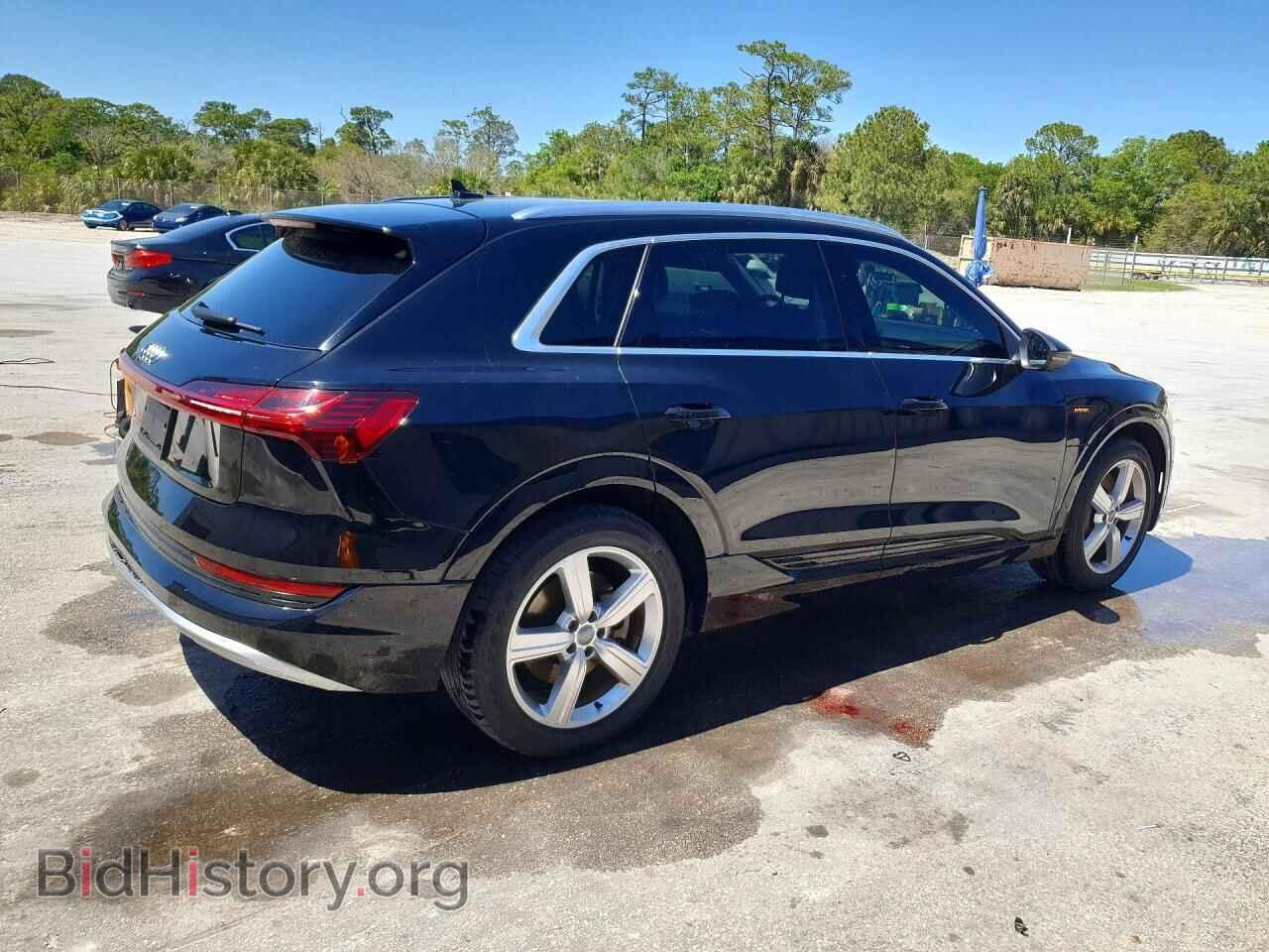 2019 AUDI E-TRON - VIN: WA1LAAGE2KB010225 - Фото 3