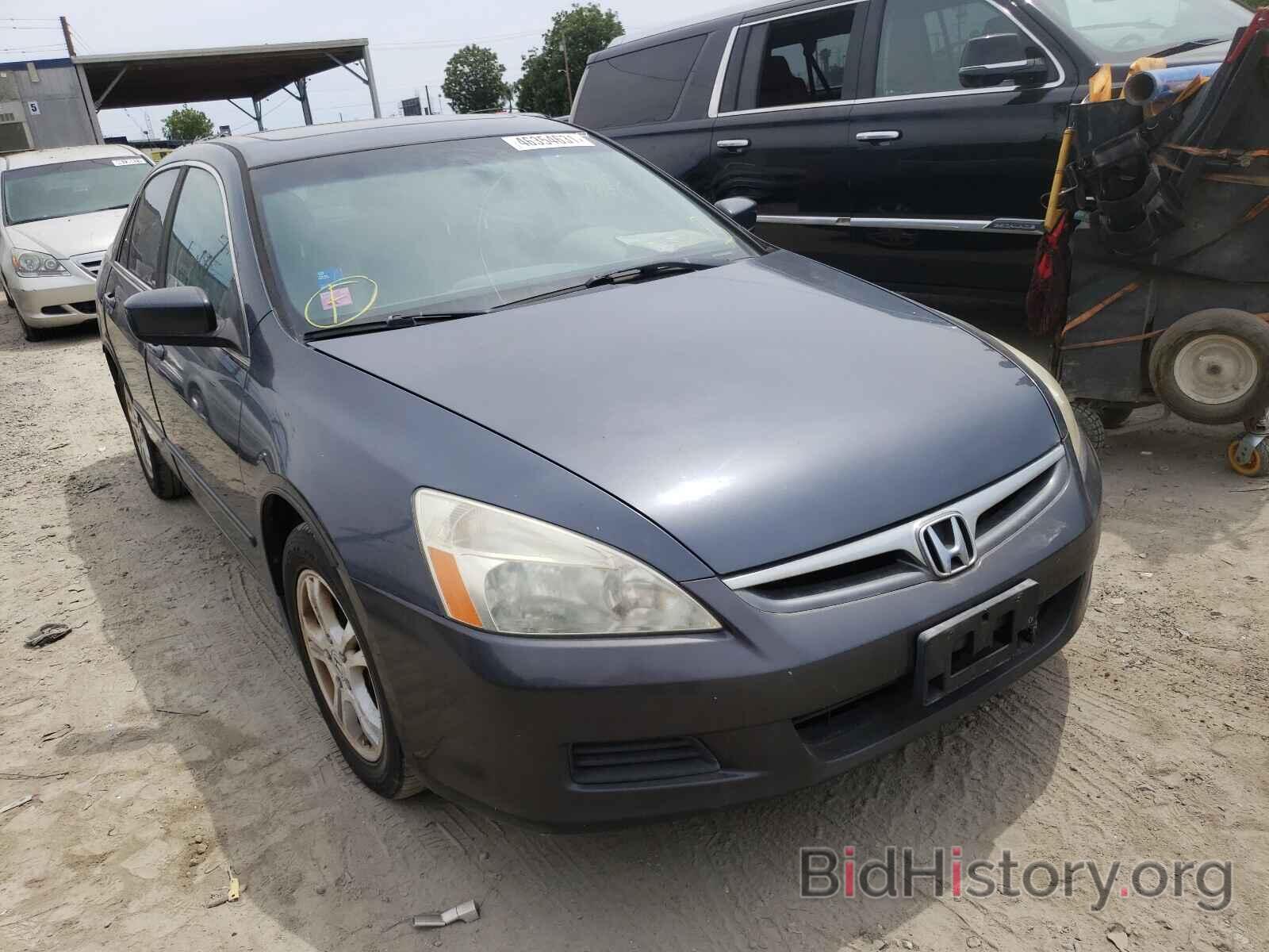 Photo 1HGCM56817A076490 - HONDA ACCORD 2007