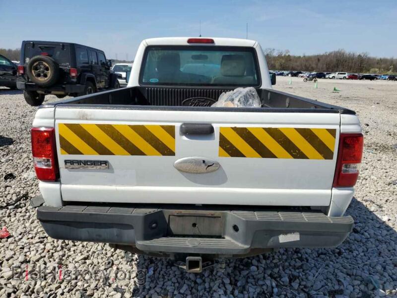 2011 Ford RANGER (VIN 1FTKR1AD8BPB01061) — photo 6 of 12