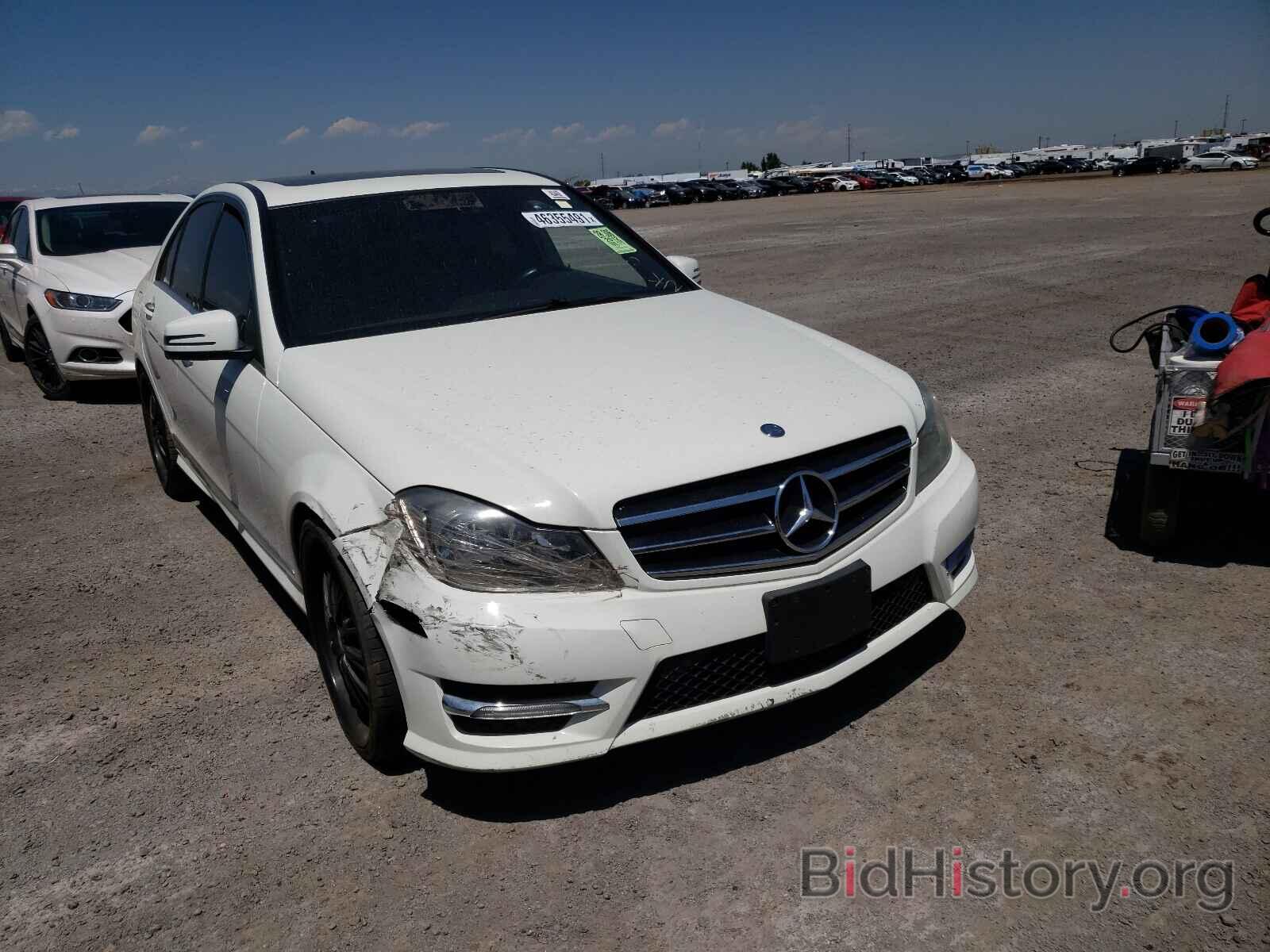 Photo WDDGF4HB6CA668707 - MERCEDES-BENZ C CLASS 2012