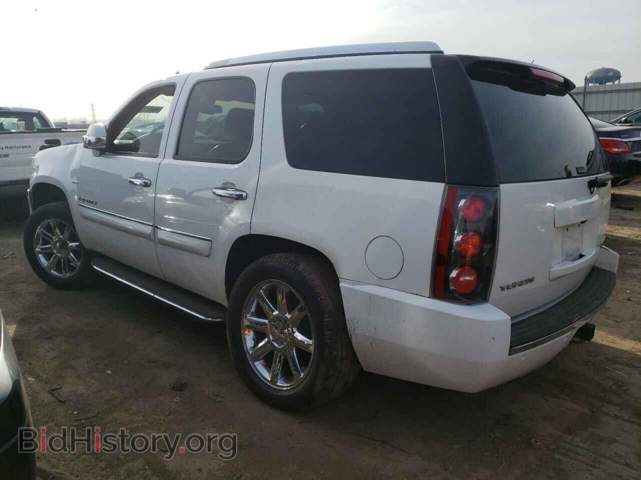 2008 GMC YUKON - VIN: 1GKFK63818J166370 - Photo 2