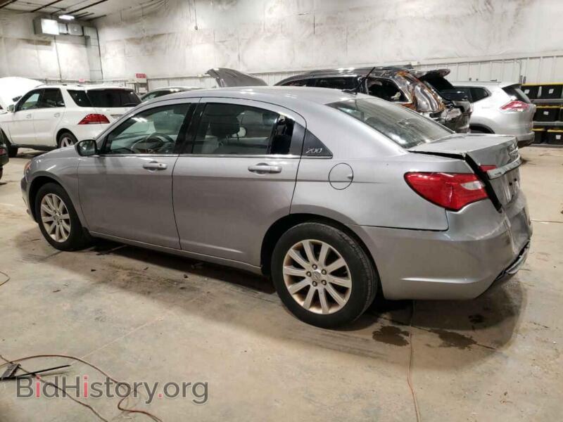 2013 Chrysler 200 (VIN 1C3CCBBB8DN617206) — фото 2 из 12