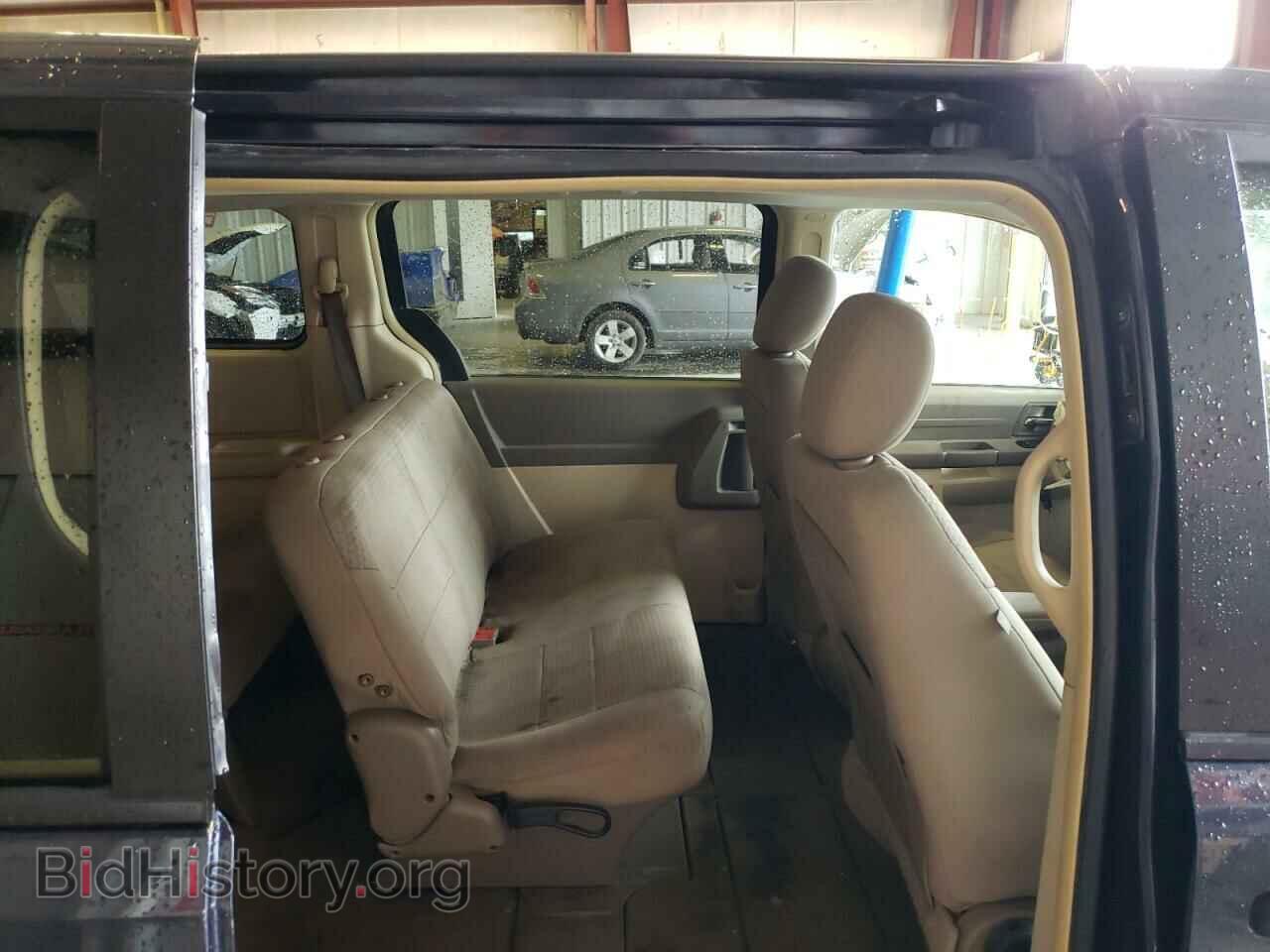2008 CHRYSLER MINIVAN - VIN: 2A8HR44H18R842131 - Фото 6