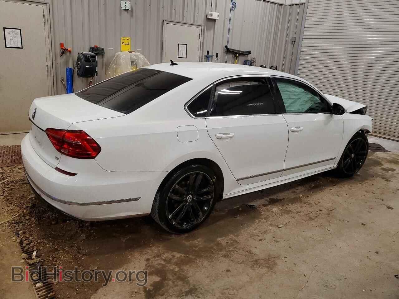2016 VOLKSWAGEN PASSAT - VIN: 1VWAT7A39GC062175 - Фото 3