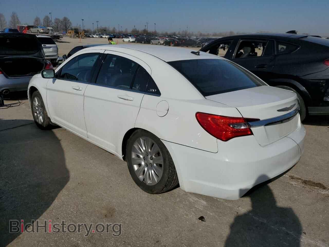 2014 CHRYSLER 200 - VIN: 1C3CCBAB0EN142895 - Фото 2