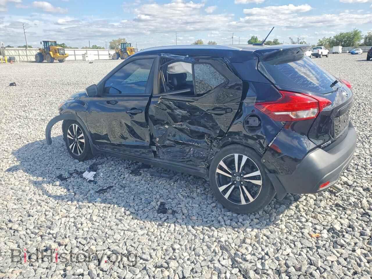 2019 NISSAN KICKS - VIN: 3N1CP5CU3KL511523 - Фото 2