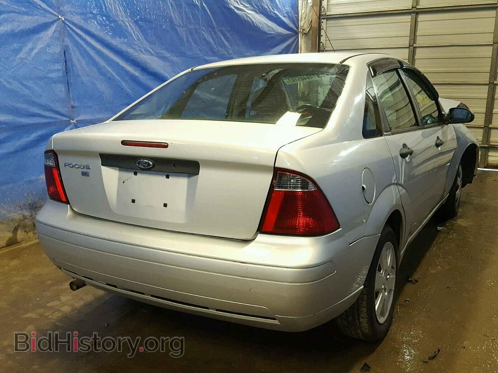 2007 FORD FOCUS - VIN: 1FAFP34N07W194264 - Photo 4