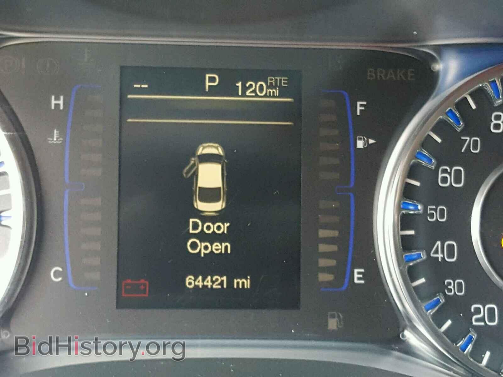 2015 CHRYSLER 200 - VIN: 1C3CCCAB5FN732713 - Фото 8