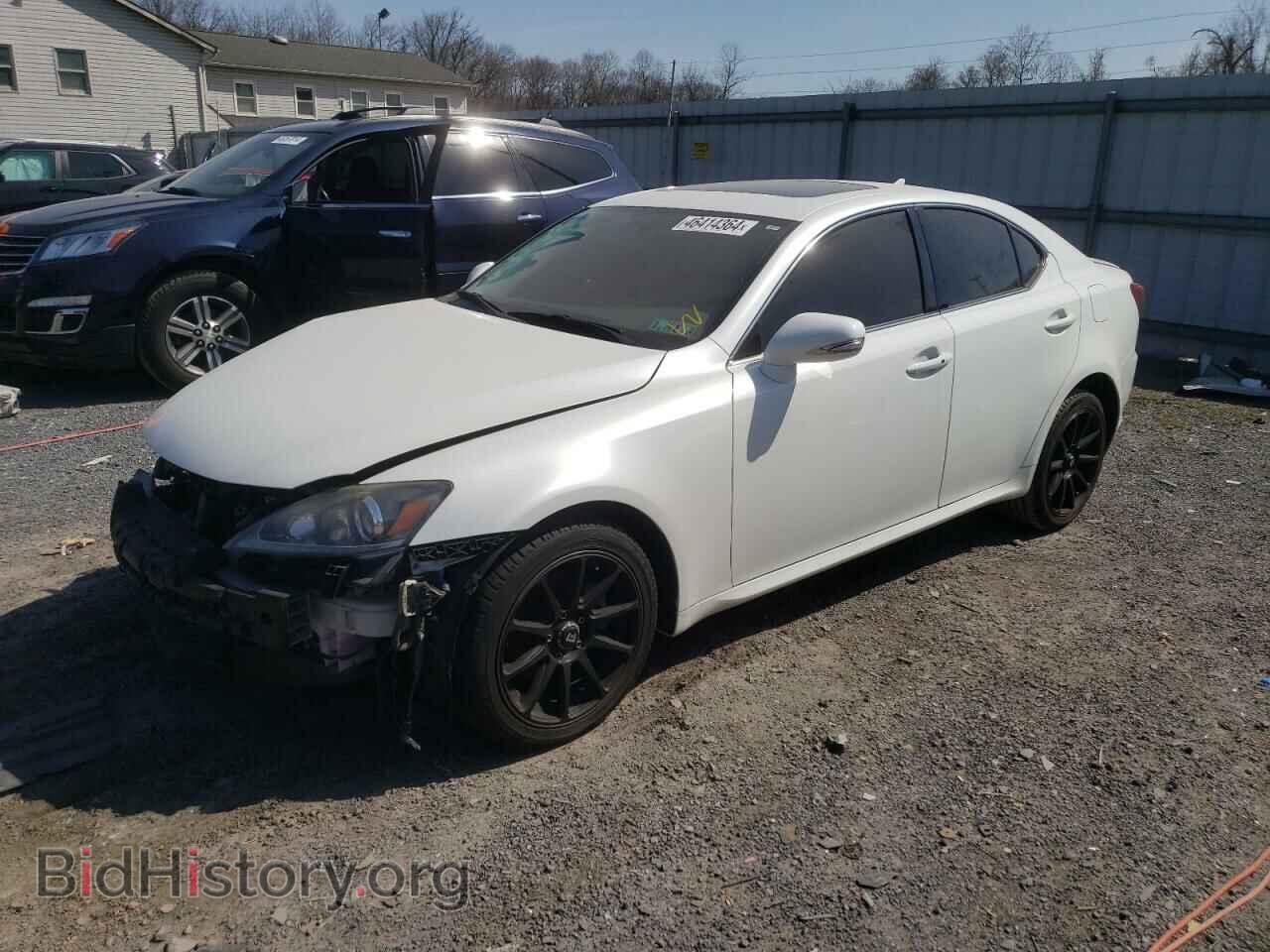 Photo JTHCF5C23C5057126 - LEXUS IS 2012