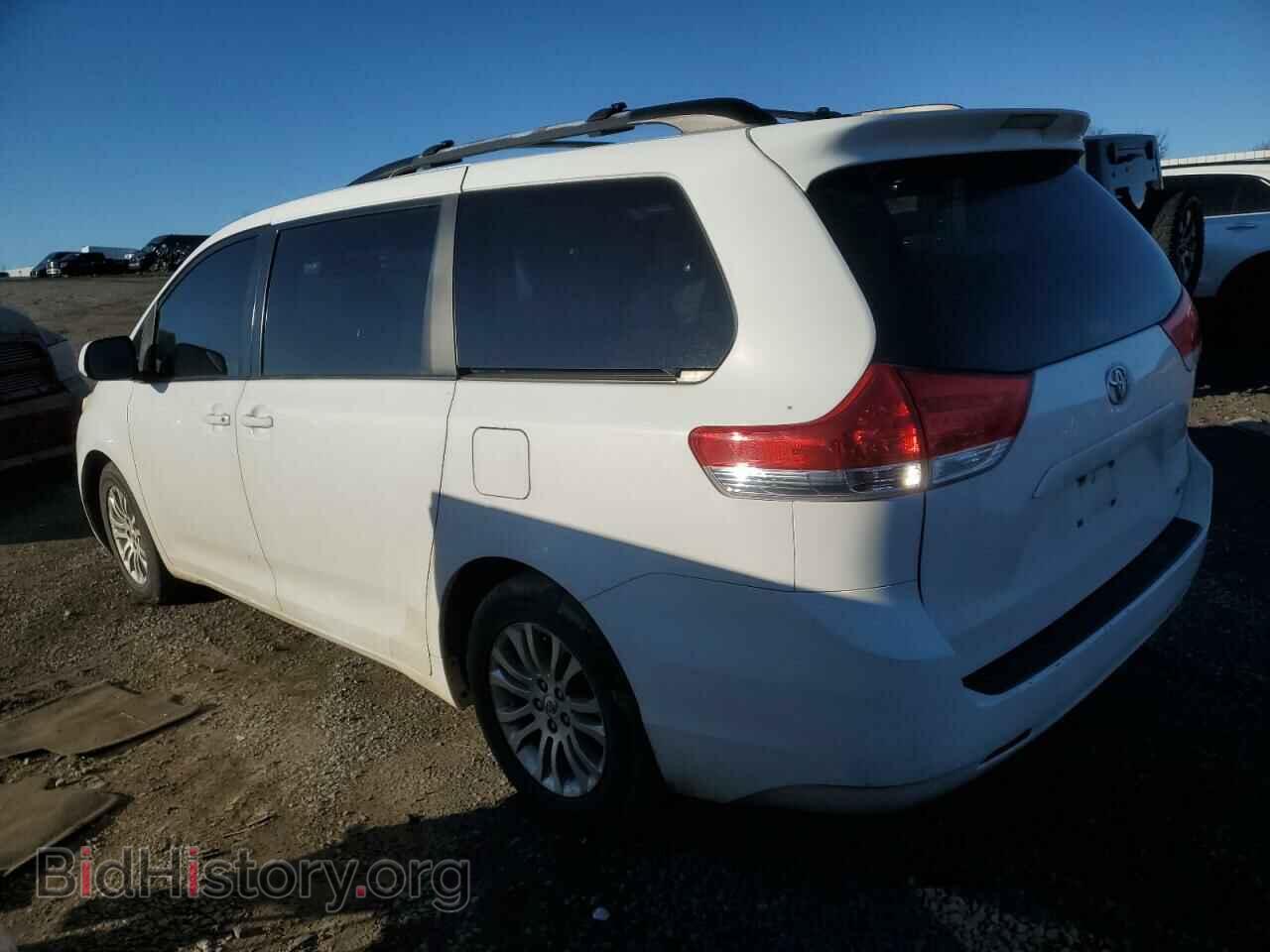2011 TOYOTA All Models - VIN: 5TDYK3DC4BS064187 - Фото 2