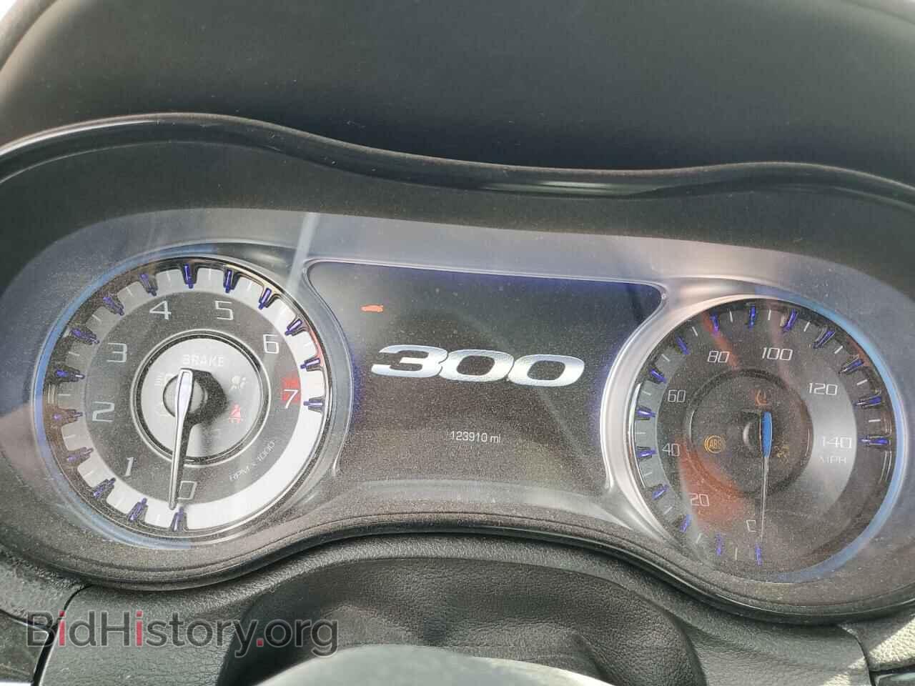 2018 CHRYSLER 300 - VIN: 2C3CCABG9JH214071 - Фото 9