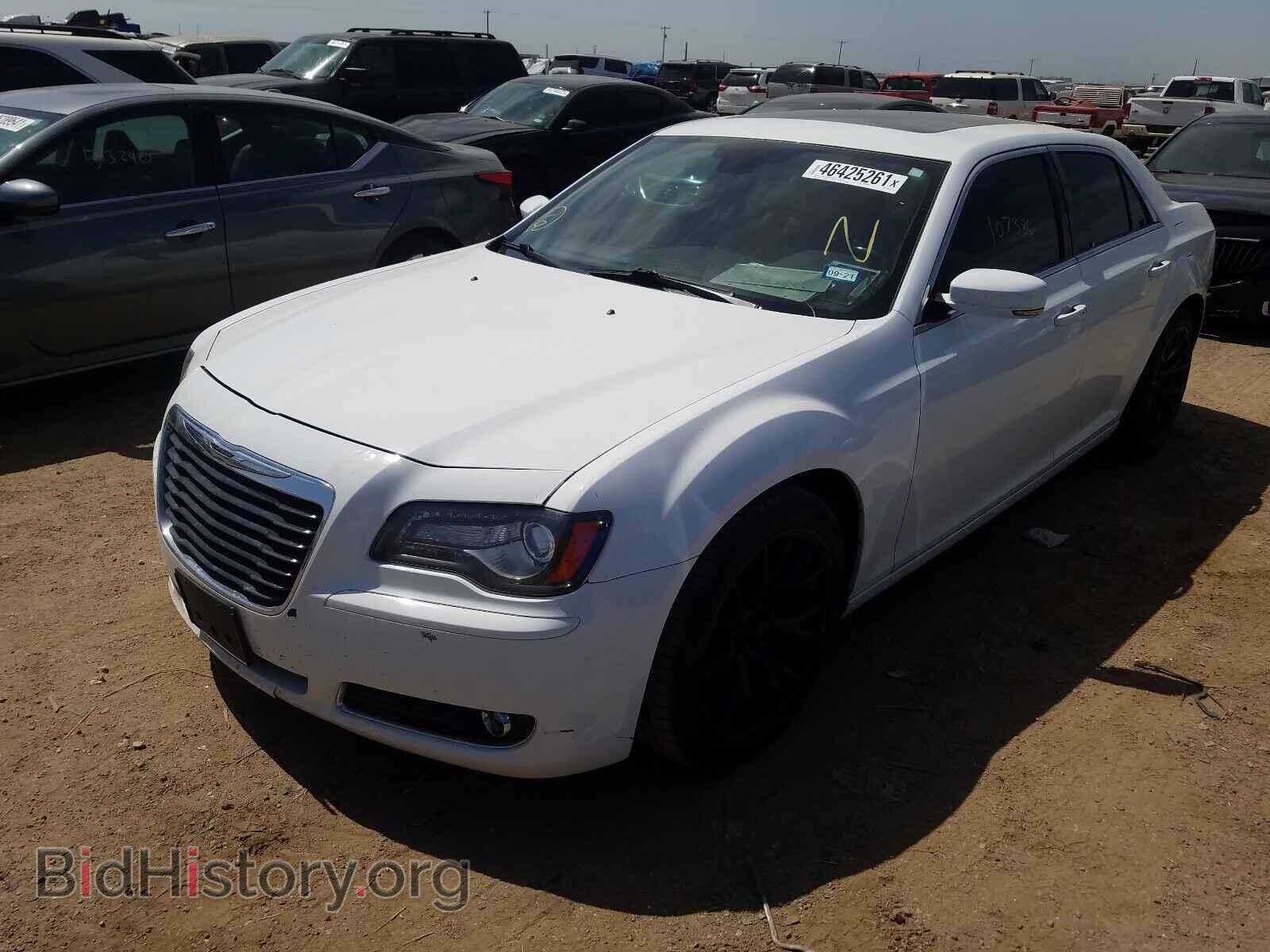 2012 CHRYSLER 300 - VIN: 2C3CCADT1CH136933 - Фото 2