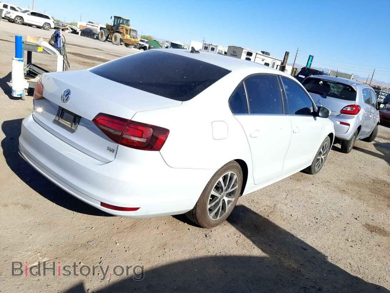 2017 VOLKSWAGEN JETTA - VIN: 3VWDB7AJ8HM380027 - Фото 4