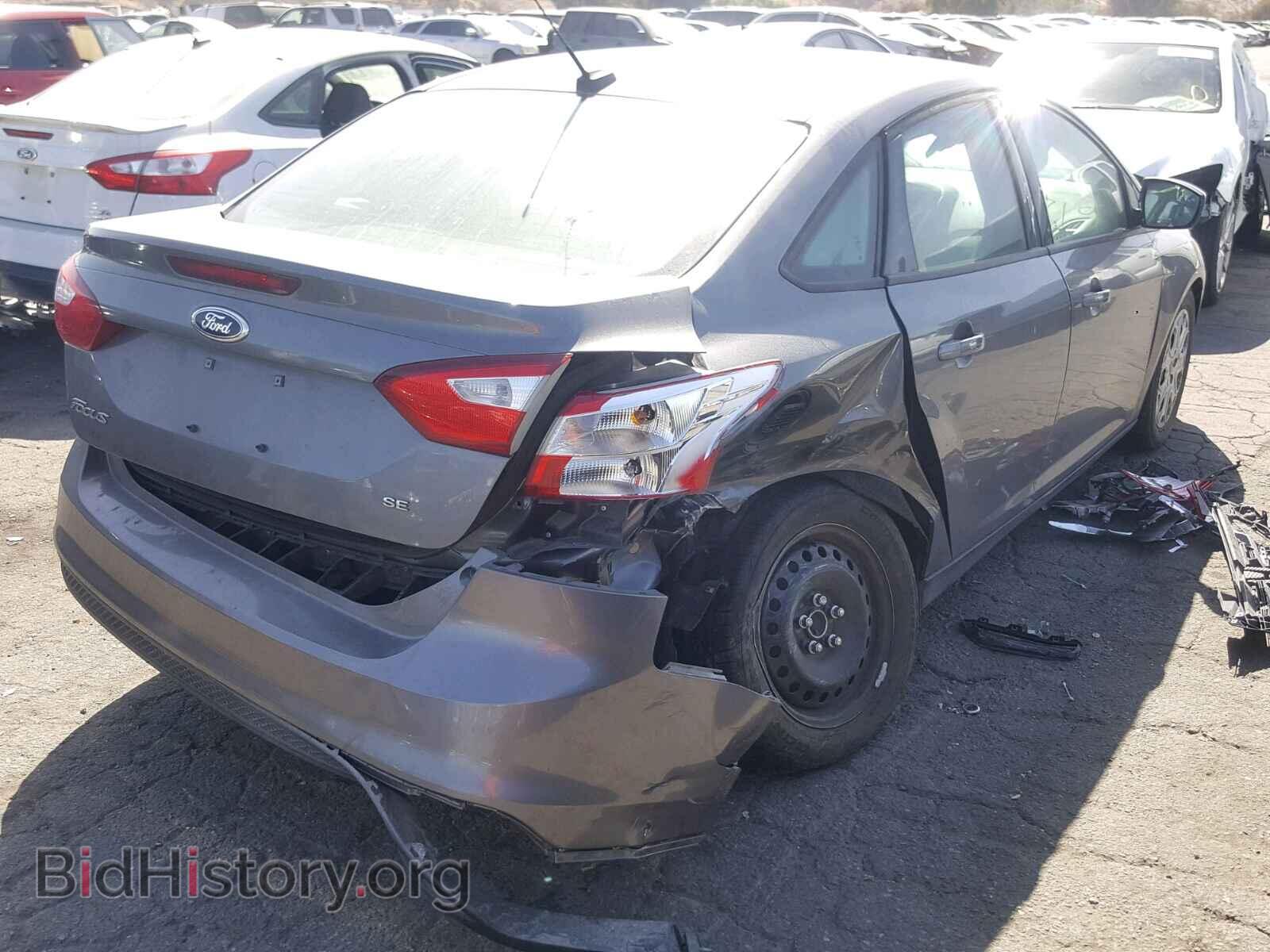 2012 Ford FOCUS (VIN 1FAHP3F22CL356127) — фото 4 из 10