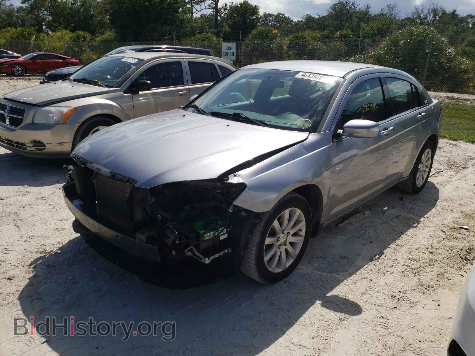 2013 CHRYSLER 200 - VIN: 1C3CCBBB8DN514285 - Фото 2