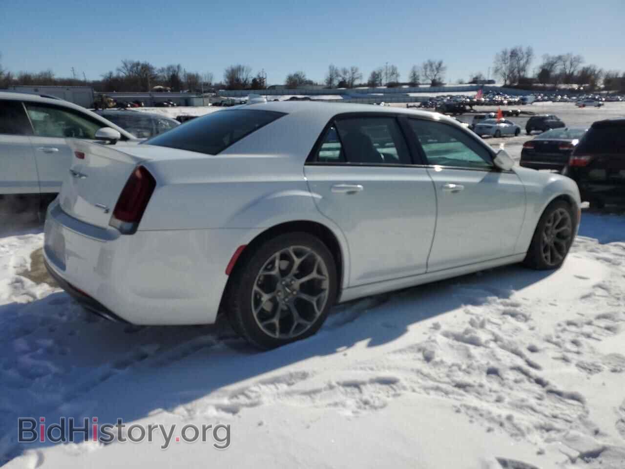 2016 CHRYSLER 300 - VIN: 2C3CCABT7GH224345 - Фото 3