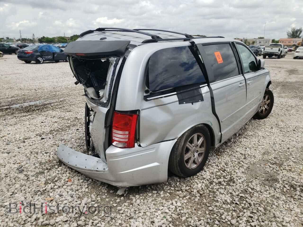 2008 CHRYSLER MINIVAN - VIN: 2A8HR54P38R758597 - Фото 4