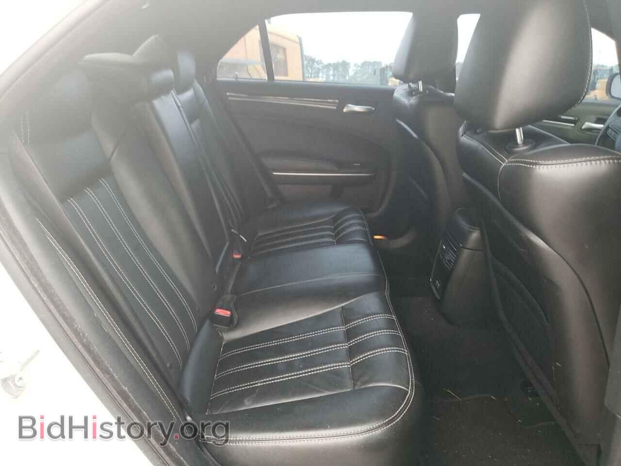 2019 CHRYSLER 300 - VIN: 2C3CCABG2KH516285 - Фото 10