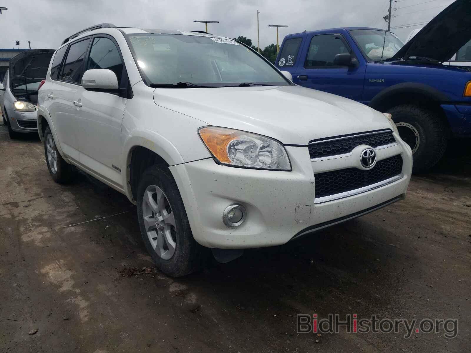 Photo 2T3YF4DVXBW066875 - TOYOTA RAV4 2011