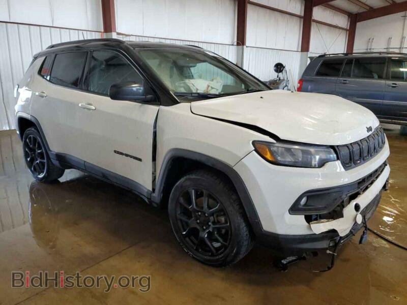 2022 Jeep COMPASS (VIN 3C4NJDBBXNT179005) — photo 4 of 13
