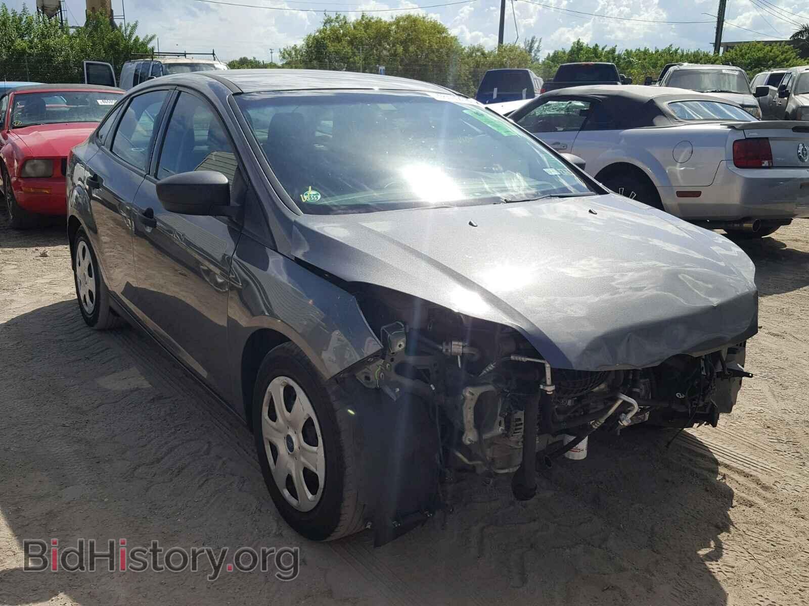 2012 Ford FOCUS Focus S (VIN 1FAHP3E27CL320547) — фото 1 из 10, Copart, повреждение: передняя часть