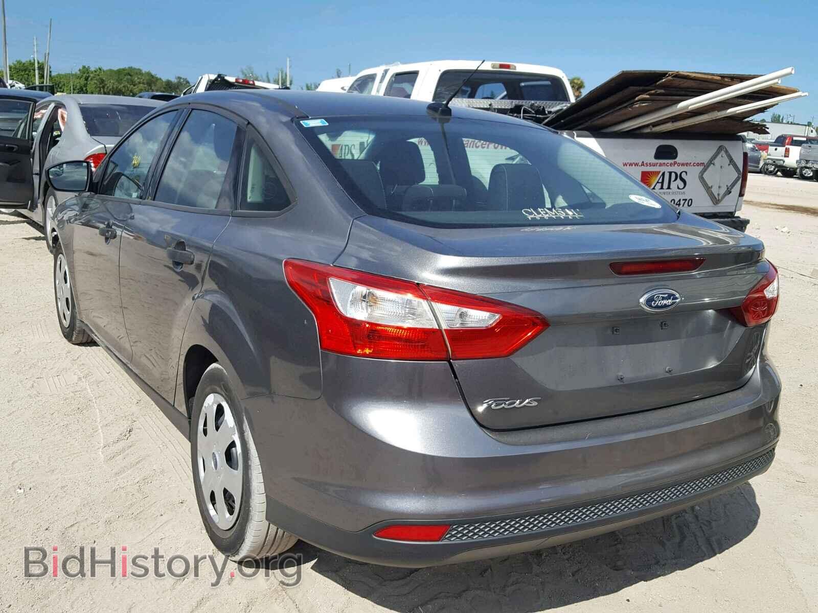 2012 Ford FOCUS (VIN 1FAHP3E27CL320547) — фото 3 из 10