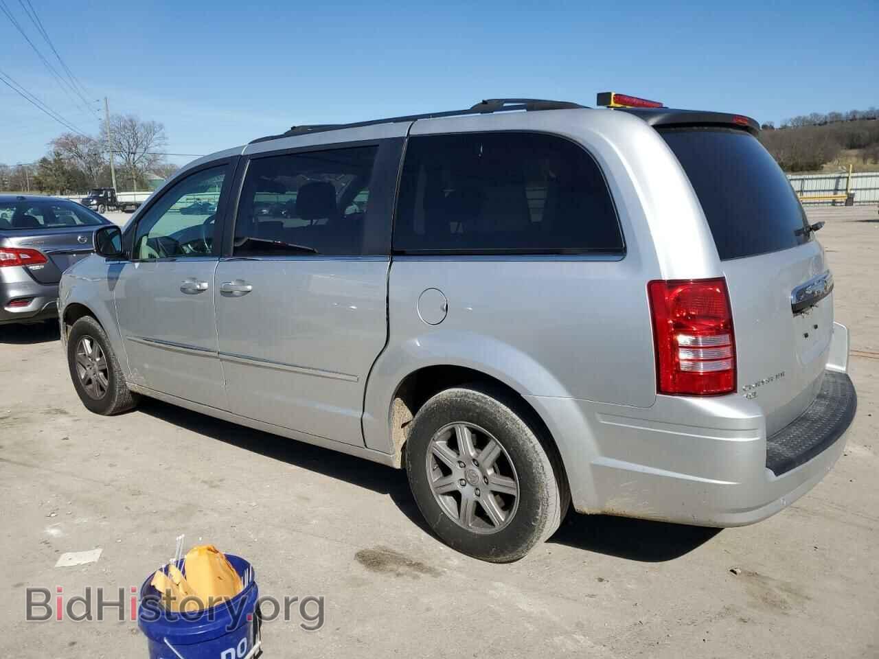2010 CHRYSLER MINIVAN - VIN: 2A4RR8DX5AR449565 - Фото 2