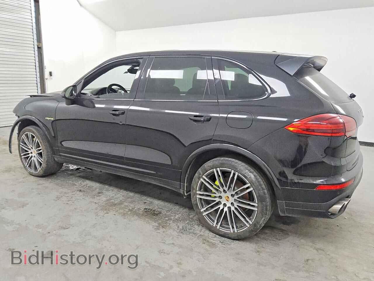 2017 PORSCHE CAYENNE - VIN: WP1AE2A21HLA73310 - Фото 2