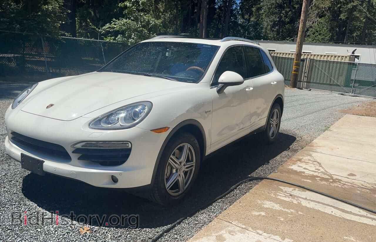 2011 PORSCHE CAYENNE - VIN: WP1AE2A26BLA92720 - Фото 2