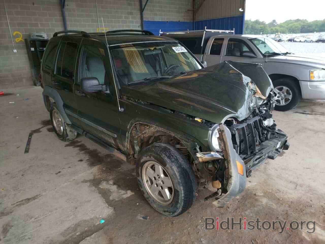 Photo 1J4GL48K66W290828 - JEEP LIBERTY 2006