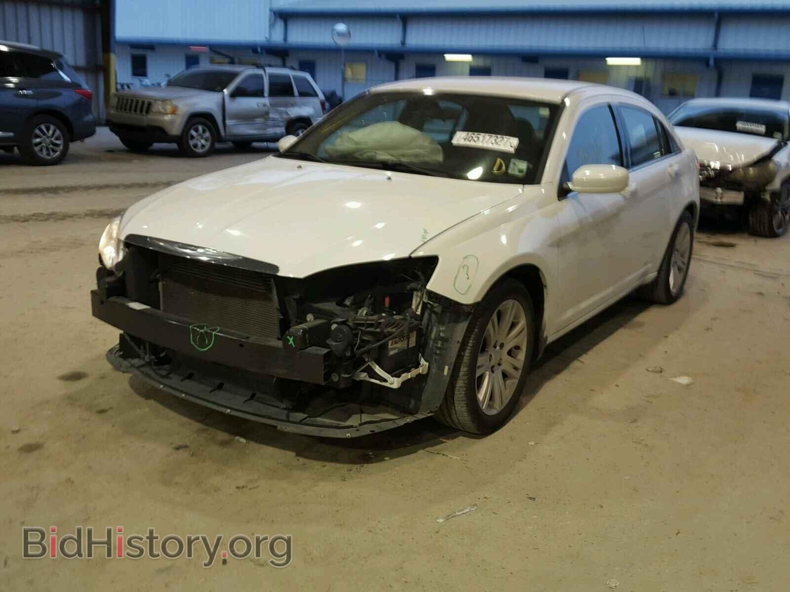 2013 CHRYSLER 200 - VIN: 1C3CCBAB4DN704408 - Photo 2