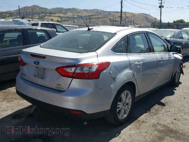 2012 Ford FOCUS (VIN 1FAHP3H28CL411242) — photo 4 of 10