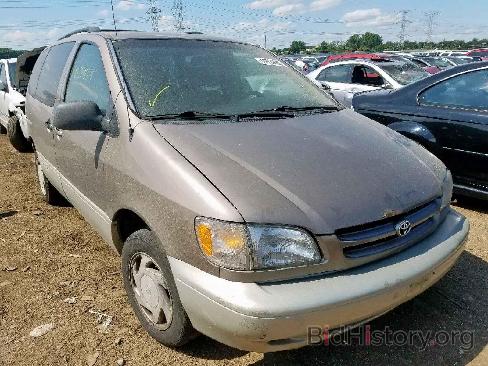 Photo 4T3ZF13C8WU080394 - TOYOTA SIENNA LE 1998