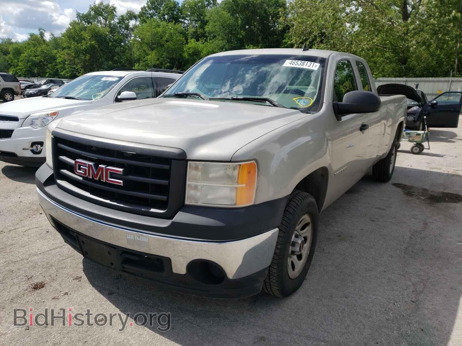 2007 GMC SIERRA - VIN: 1GTEC190X7E502498 - Фото 2